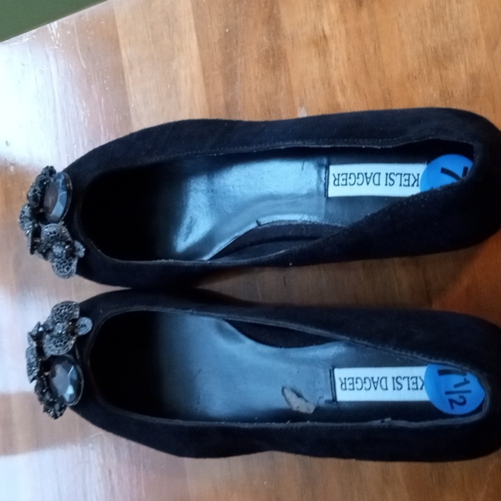 Black swede shoes